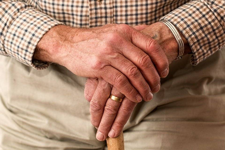 Zakupy i wsparcie dla seniorów. Zduńskowolski MOPS wyciąga pomocną dłoń