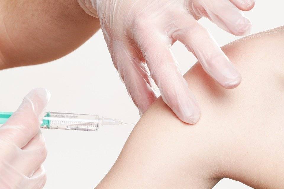 Bezpłatne ochronne szczepienia przeciwko grypie dla seniorów ze Zduńskiej Woli