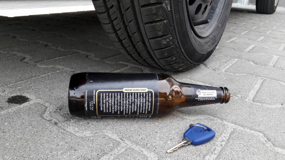 Pijani kierowca spowodował kolizję i odjechał